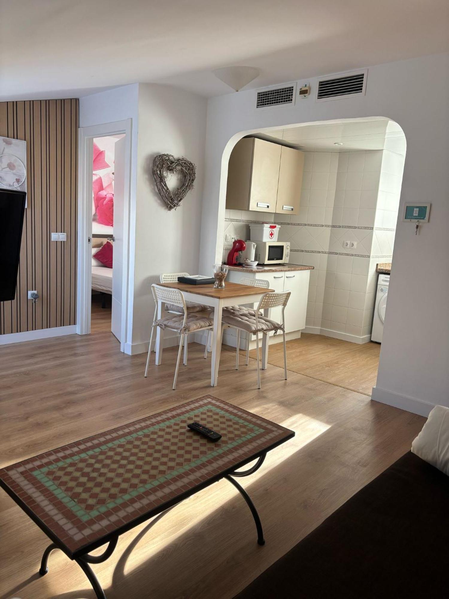 Wonderstays Apartamentos Maribel Малага Екстер'єр фото